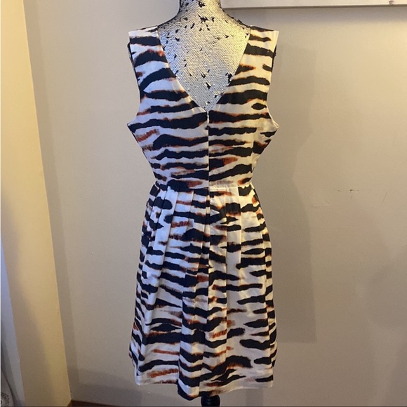 Silk dress - Picture 3 of 8